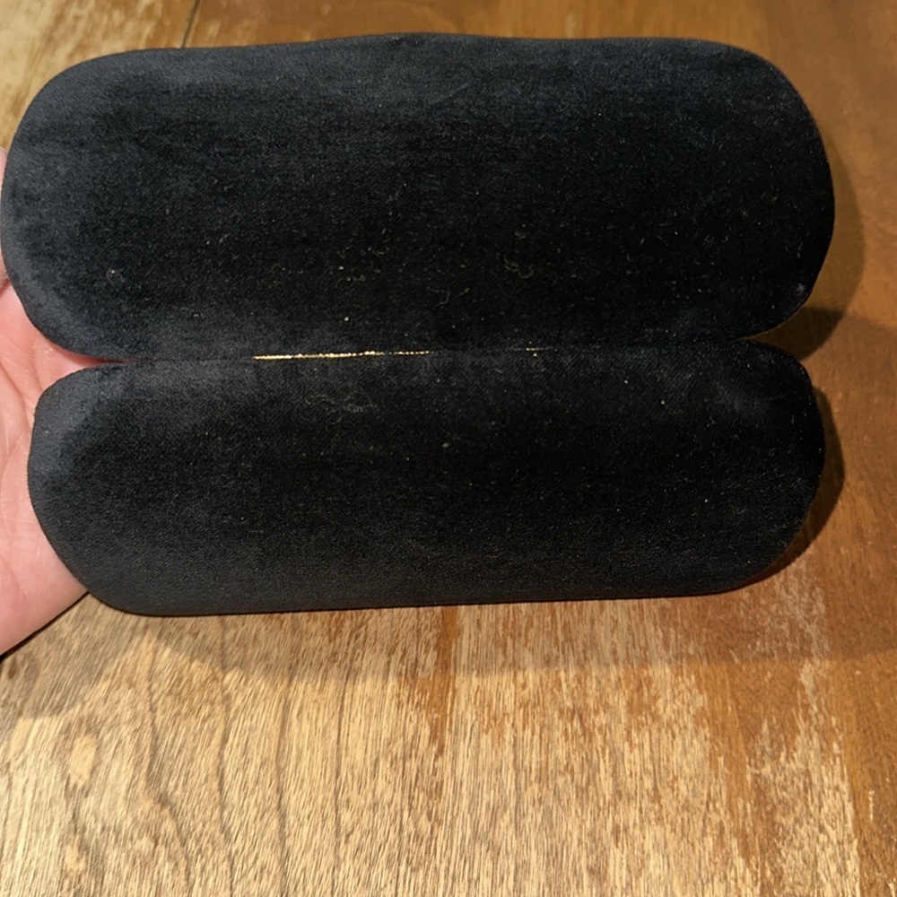Gucci‎ Black Velvet Blue Interior Sunglass Case - Picture 5 of 5